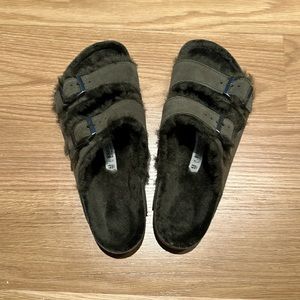 Birkenstock Arizona Shearling in Thyme - NEVER WORN (size 43)